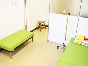 観察室B